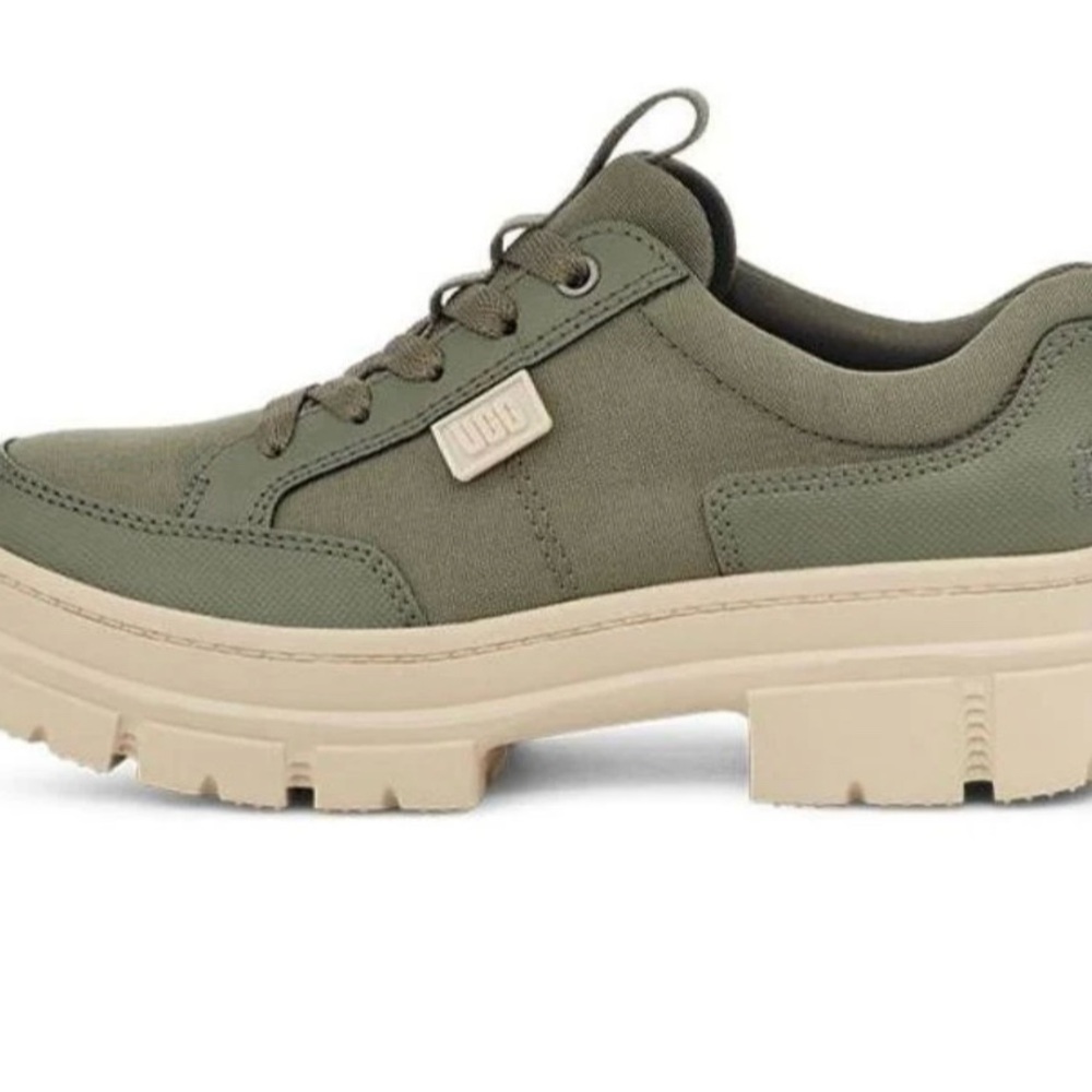 UGG Ashton Hybrid Sneakers NEW!!! $130 originally